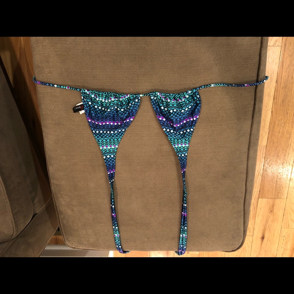 String top- medium - Picture 3 of 3